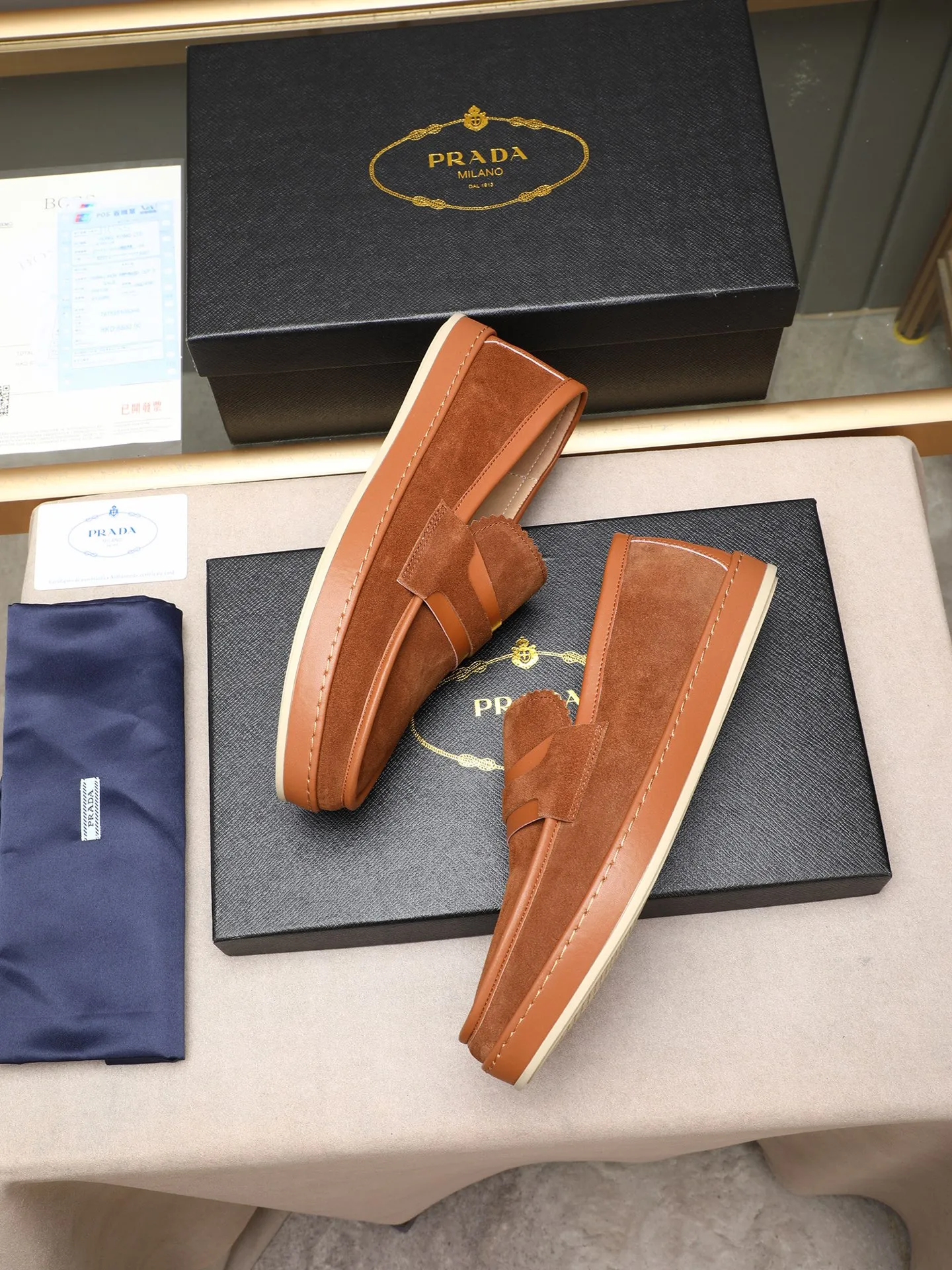 Men's men's shoes 💰P420 🆕🔥New update🔥👟PRADA (Prada) new products are released, imported soft cowhide, fashionable to allow air to penetrate the entire shoe, and the awesome shoes [strong] bring an extremely comfortable and breathable feeling! Beautiful inside and out! Exquisite workmanship, top-grade cowhide material, 😌Number: 38~44 (45 customized) 4 colors of black, blue, gray to choose from.